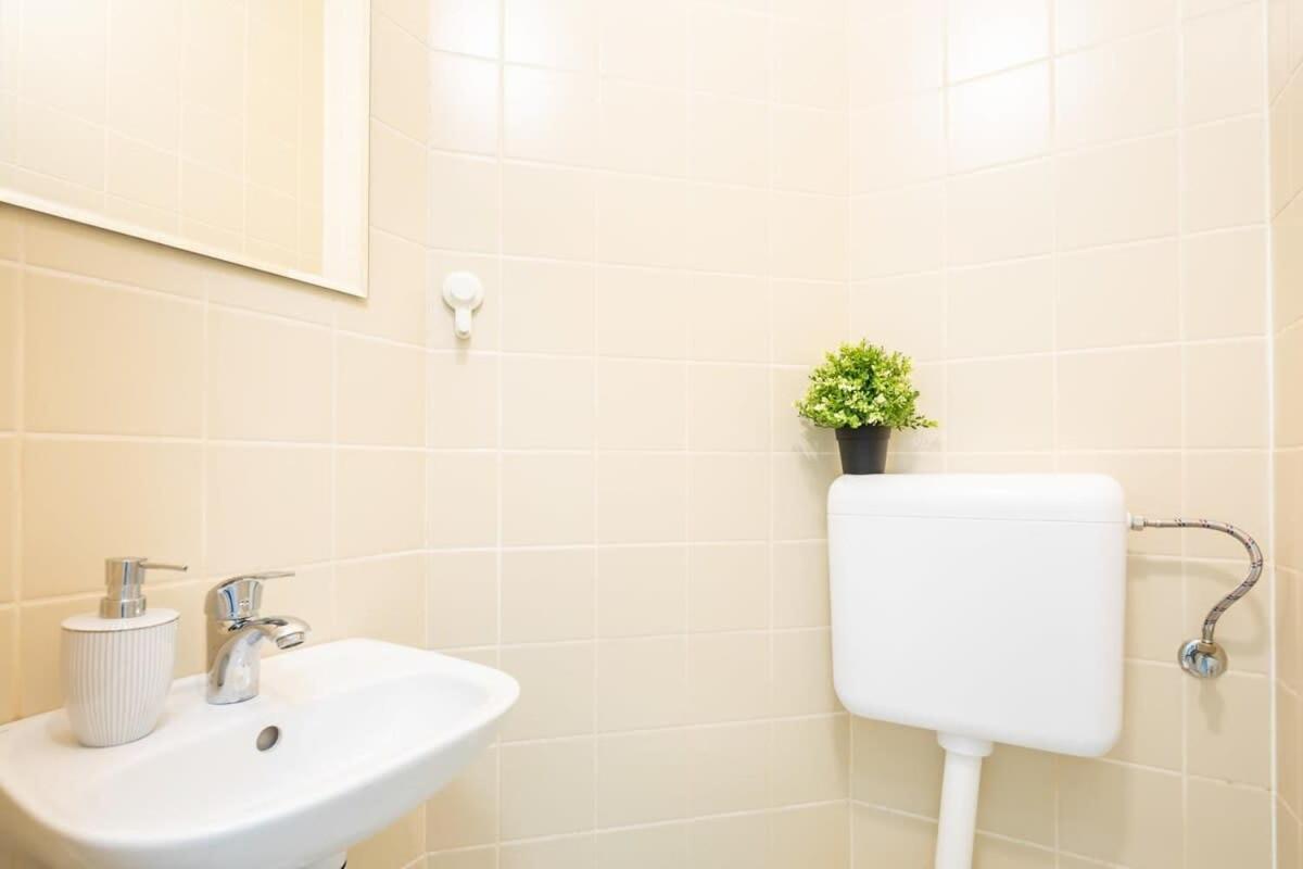 Convenient 2-Room Central Apartment Budapest Esterno foto